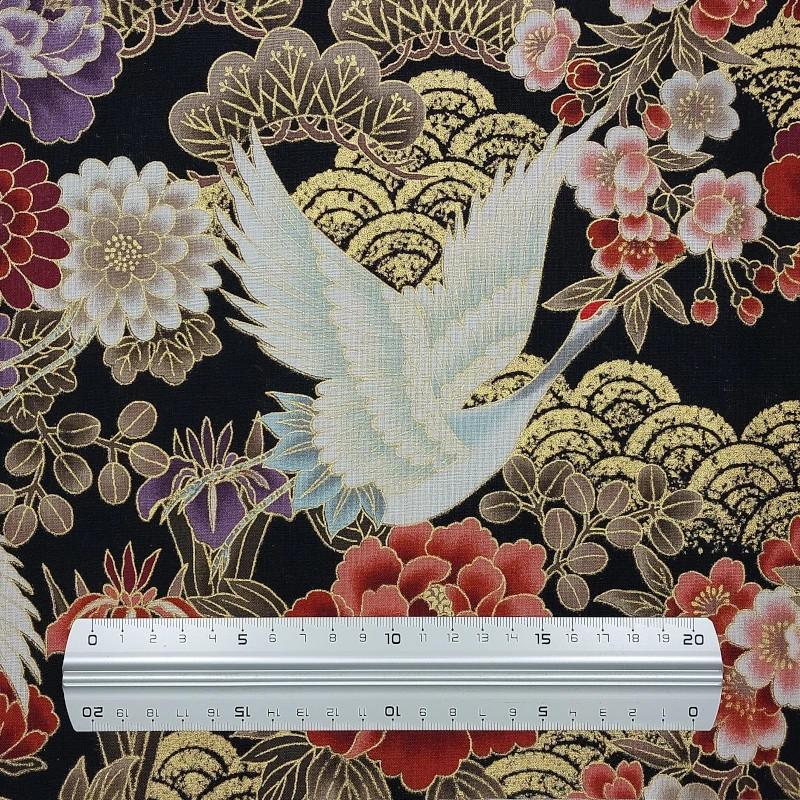Tissu japonais noir et doré grues vagues et fleurs – 100% coton – vente en gros