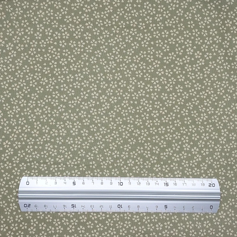 Tissu japonais vert à fleurs de cerisier écrues – Coton Sevenberry grossiste