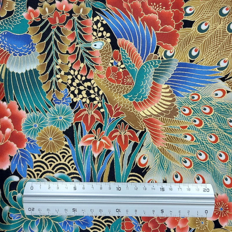 Japanese cotton fabric with peacock patterns in green and bluet (110cm)