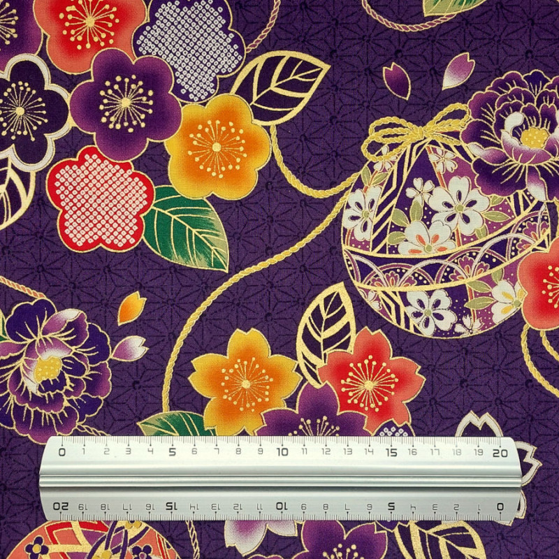 Purple Japanese cotton fabric with flowers and temari balls (110cm)